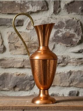 Vintage copper ewer decor ornament pitcher
Made in England Signed
MCM